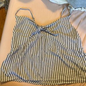 Summer shirt, tie in the top part, striped top.